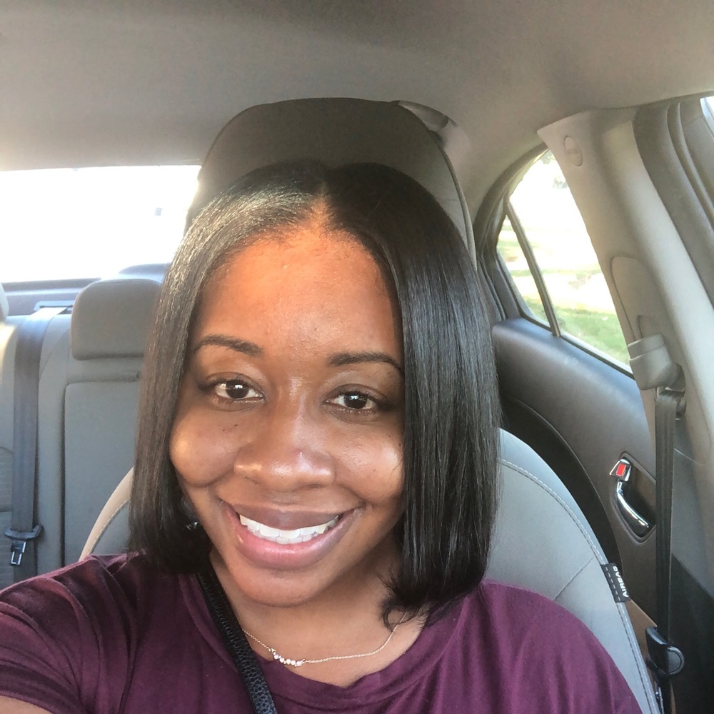 Meet your Posher, Dominique
